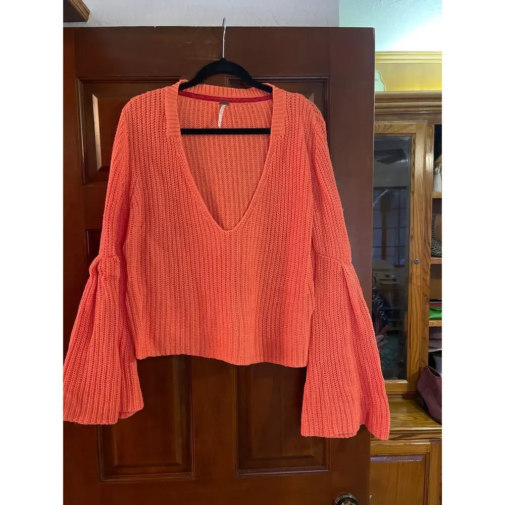 Free People Bell sleeve V neck sweater Medium - Picture 2 of 6